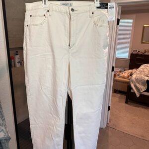 Abercrombie & Fitch Women's ankle Straight Leg ultra high rise curve love jeans